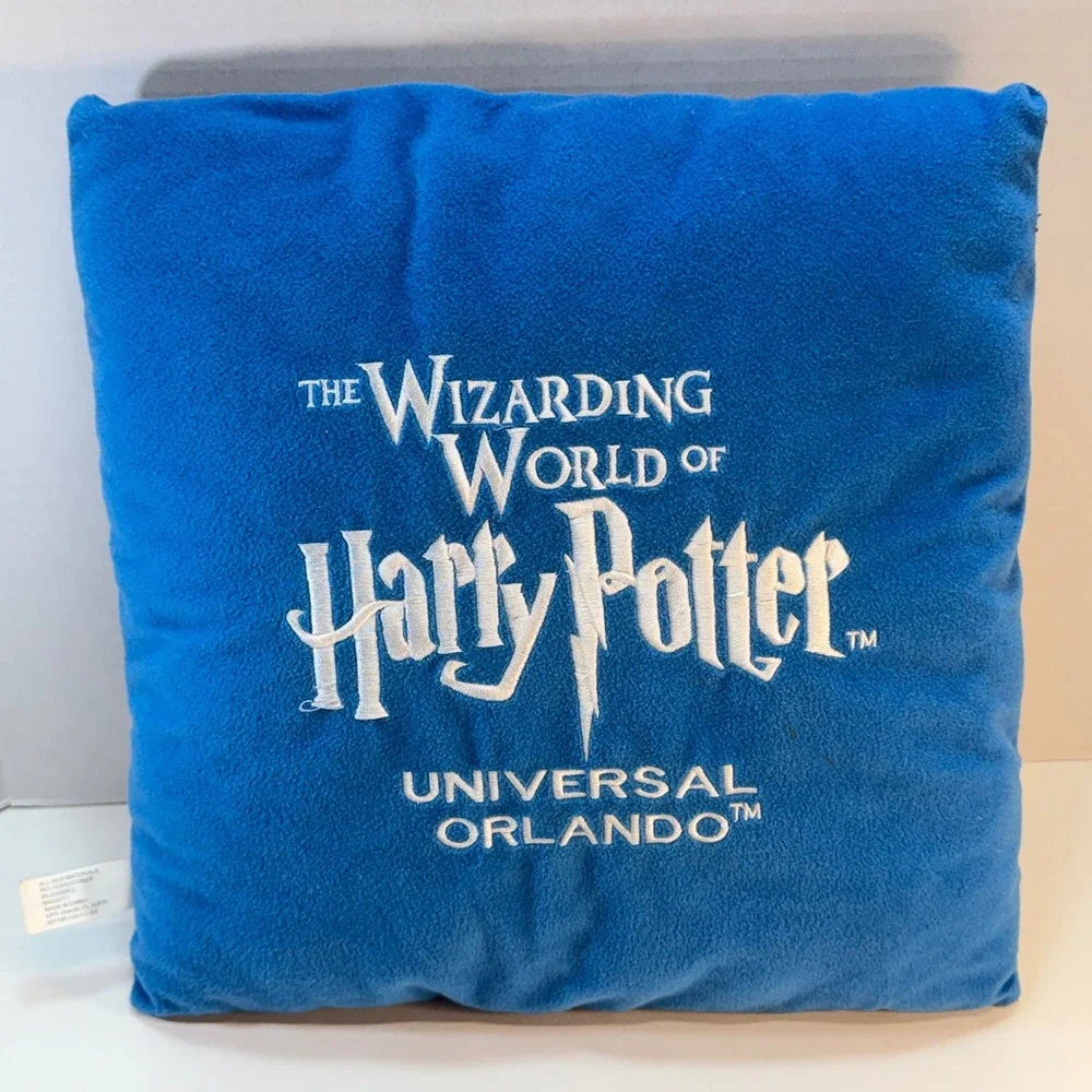The Wizarding World of Harry Potter good preowned